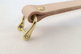 Closeup of handle with removable buckle / D-ring