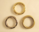 Carbiner gate rings finishes in gold silver antique brass